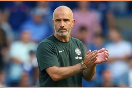 Chelsea manager Enzo Maresca acknowledges the fans