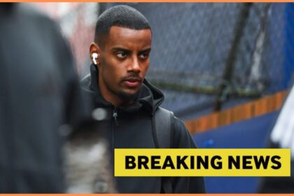 Alexander Isak in action for Newcastle United