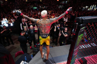 Charles Oliveira UFC walkout
