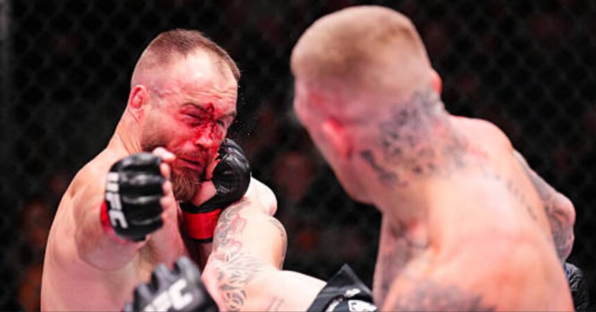 Chris Duncan Beats Mateusz Rębecki in Bloody War of Attrition - UFC Vegas 108 Highlights