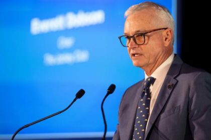Dobson outlines a big pictorial approach for roundtable jockey clubs
