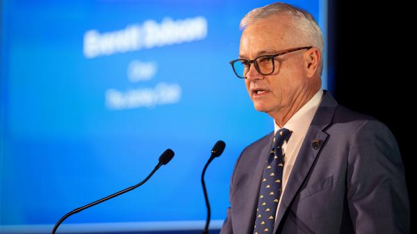Dobson outlines a big pictorial approach for roundtable jockey clubs