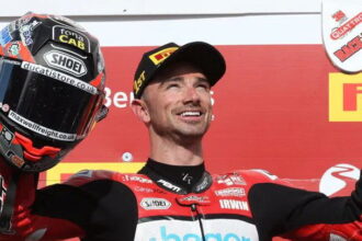 Glenn Irwin moves incredibly well BSB Team: The Reaction Live Updates!