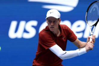 Jannik Sinner drops four games in the first round.