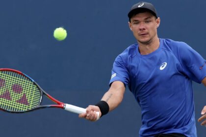 Kamil Majchrzak reunites with open fans who swiped the cap