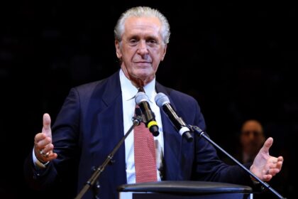La Lakers announces the date for the new Pat Riley statue to be announced, and the timing is perfect