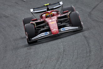 Lewis Hamilton points out "unpredictable" Ferrari after spinning twice in Dutch GP practice