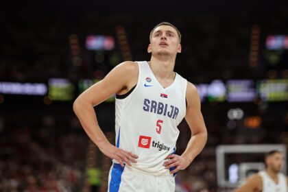 Miami Heatstar Nicola Jovic has been working on the Lukadon Chic Out Shane in front of his three-time MVP teammate and Elix Puerstra.