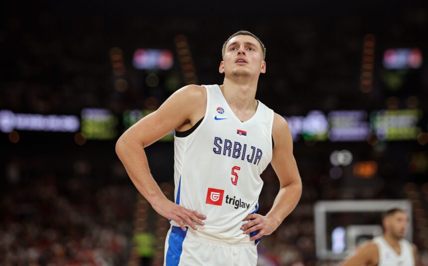 Miami Heatstar Nicola Jovic has been working on the Lukadon Chic Out Shane in front of his three-time MVP teammate and Elix Puerstra.