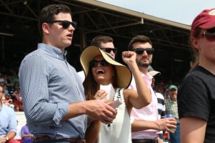 Noel's Weekend Winner: Glass is an eco-friendly strategy in Colonial Downs, Saratoga on Saturday