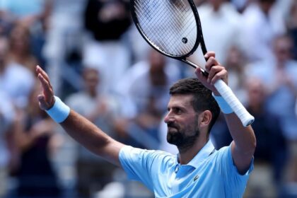 Novak Jjokovic drops the first set, but opens the third round