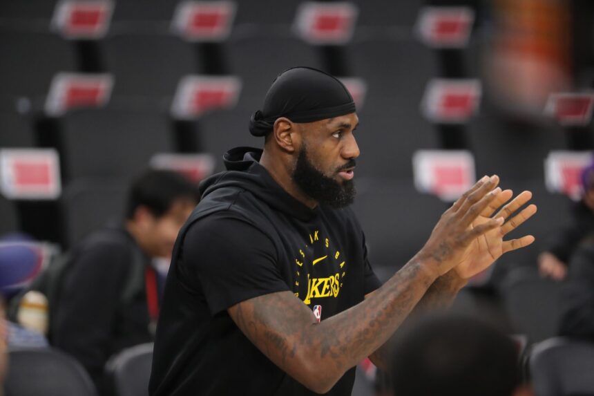 "Strange Movement"...LeBron James called out to LA Clippers training photos