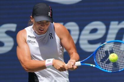 US Open - Iga Swiatek reaches the third round to extend major streak
