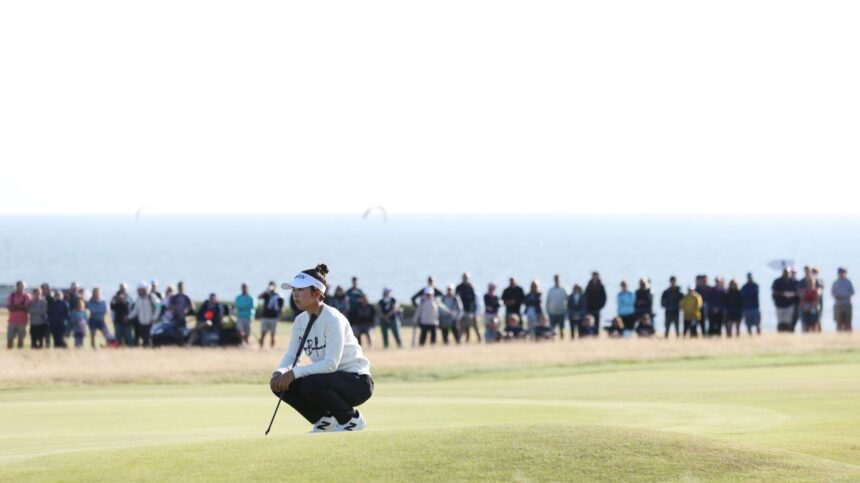 Yamashita Yu struggles to lower the female UK open lead to 1