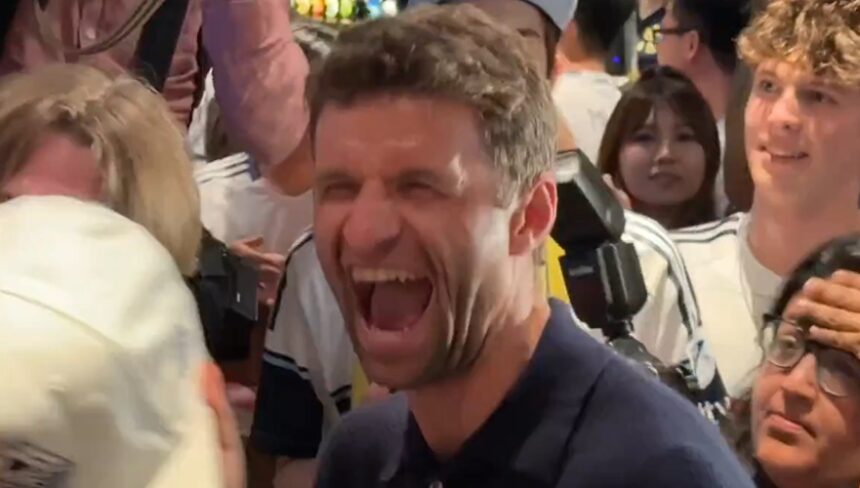 Bayern Munich icon Thomas Muller warmly welcomed at Vancouver airport (video)