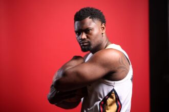 Brian Windhorst has issued serious warnings to Zion Williamson after his new look goes viral, bringing $90 million to the crisis