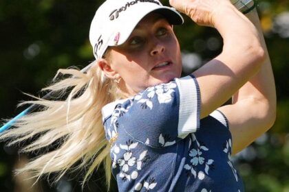 Charlie Hull meets to win the Kroger Queen City Championship