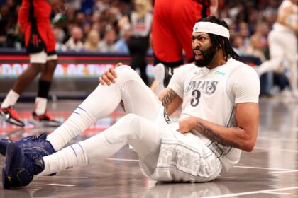 Dallas Mavericks fans should be worried ahead of the new season given the renewal of Anthony Davis injury