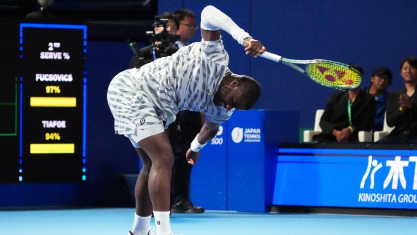 Frances Tiafoe destroys the racket at the early exit. Shapovalov's upset