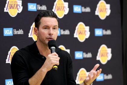 JJ Reddick says the La Lakers signing was "an incredible opportunity", the young star already shows a big commitment