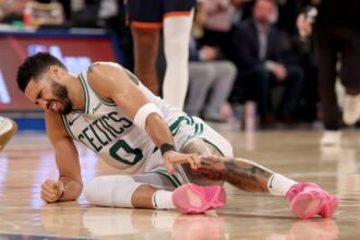 Jason Tatum is confidently scoring 3-0 points for the Knicks Celtics if he wasn't injured