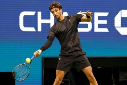 Lorenzo Musetti apologises for explosion for coughing Chinese fans