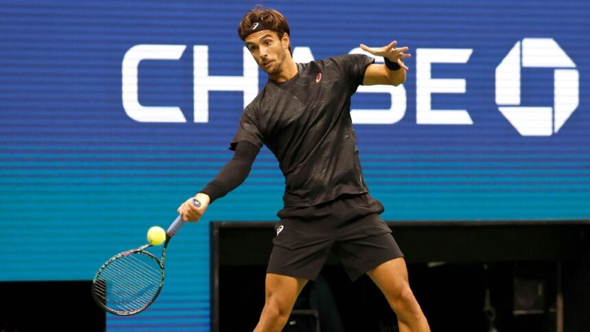 Lorenzo Musetti apologises for explosion for coughing Chinese fans