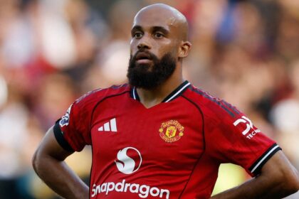 Man Utd must sell "not close to anywhere" stars