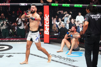 Benoit Saint Denis submits Mauricio Ruffy at UFC Paris