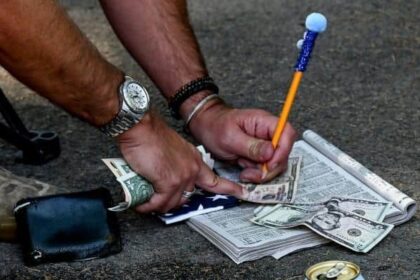 The August bet is 2024, but the numbers have fallen since the beginning of the year.