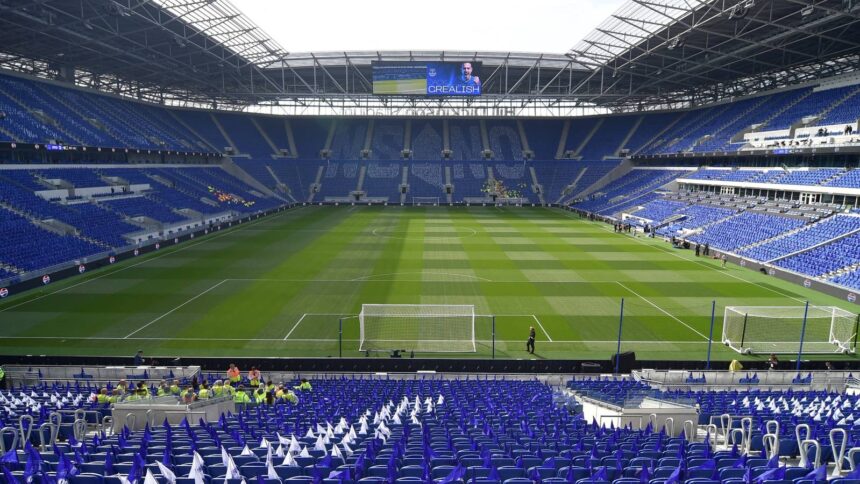 The defender who won Everton could now be "happily joining"