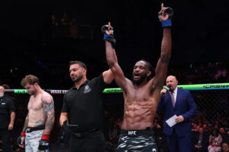 Neil Magny defeats Jake Matthews