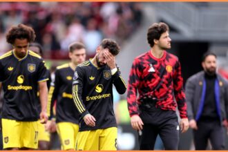 Bruno Fernandes reacts after Manchester United