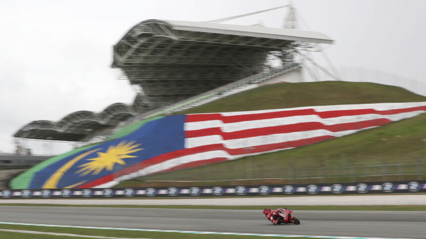 Malaysian MotoGP practice postponed due to oil spill in support class