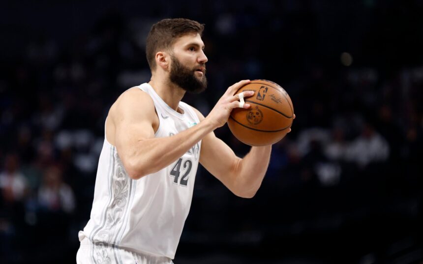 Maxi Kleber gets injured two days after making a bold statement on La Lakers Media Day