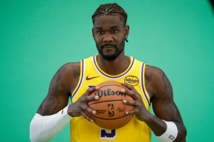 NBA fans disagree with Deandre Ayton's debut performance on "Assolly."