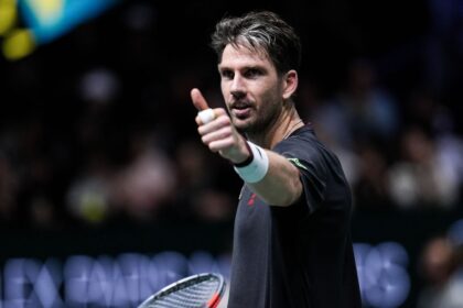 Norie defeats top-ranked Alcaraz in second round of Paris Masters