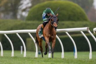 Venencia stays at 1 1/2 miles to win Keeneland's Empress