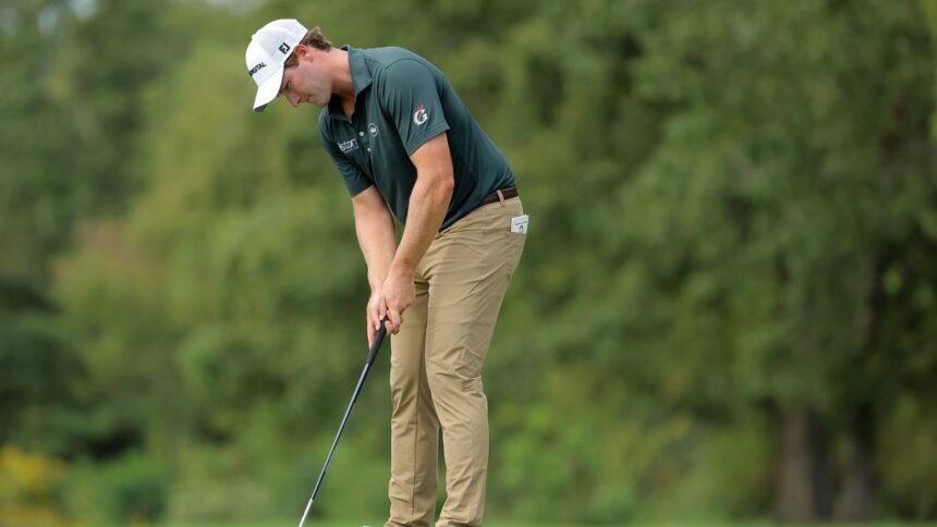 Vince Wheely saves Parr with Sanderson, a crocodile lurking