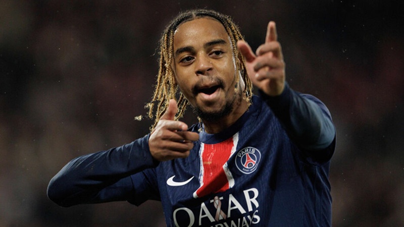 PSG to negotiate Barcola contract amid reports of interest from Liverpool and Bayern