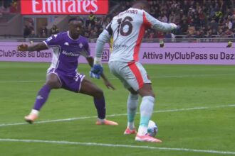 Goalkeeper Mike Maignan shows off his impressive dribbling skills in AC Milan's win over Fiorentina (video)
