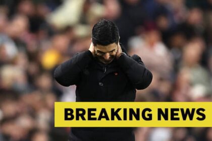 Mikel Arteta looking upset