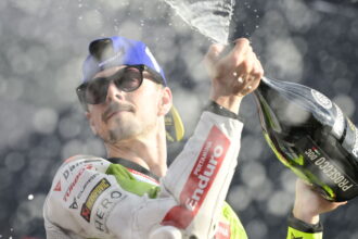 Fabio Di Giannantonio takes revenge on Valencia in MotoGP: "The trophy stays with me!"