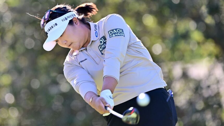 Helan Liu scores 64 shots to take first round lead in Annika