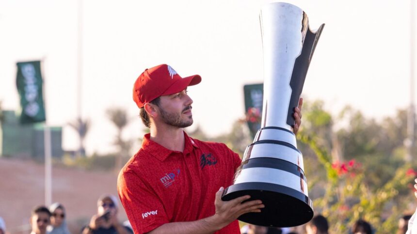 Josele Ballester wins his first professional victory at the Saudi International