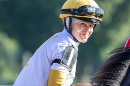 Katie Davis to ride in championship event