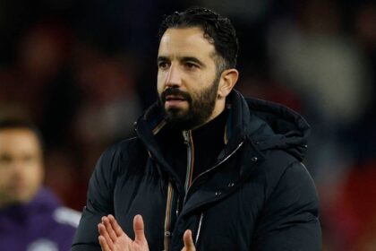 Manchester United hold talks to sign 'unique' teenage sensation ahead of Real Madrid