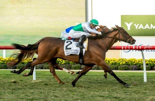 Mrs. Astor defends title on red carpet