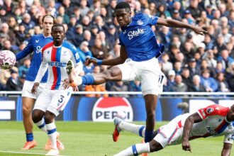 'Not good enough' Carragher tells Moyes two of Everton's star players need to be replaced in January