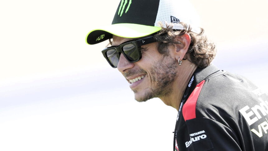 Six MotoGP riders join Valentino Rossi in the 100km Champions Dirt Track Battle